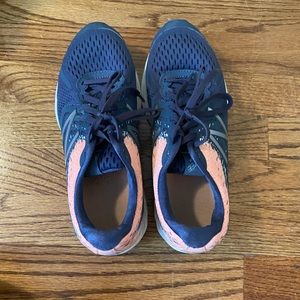 New balance, never worn, vazee prism shoes navy. Size 8